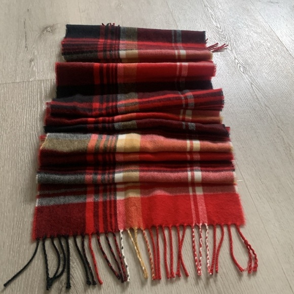 100% cashmere scarf made in Scotland red black plaid fringed winter holidays - Picture 1 of 7